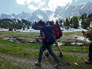 18 e imbocchiamo a sinistra la sterrata  per Malga Rena...